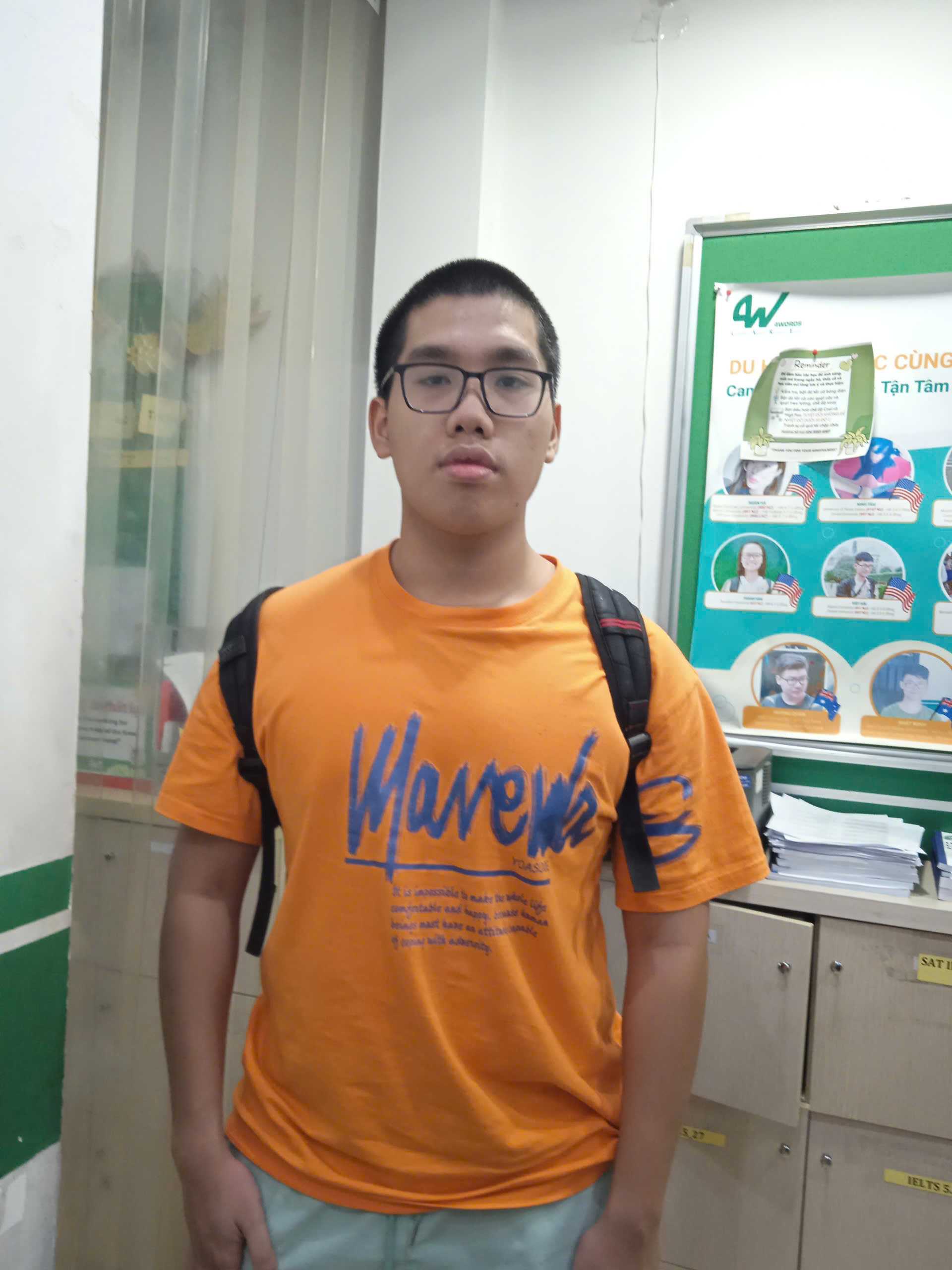 Hoàng Xuân Bách